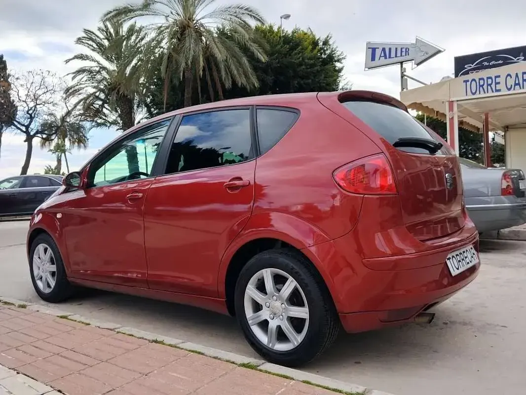Usado Seat Altea Reference 105 CV (77 kW) 2006 Burdeos Monovolumen