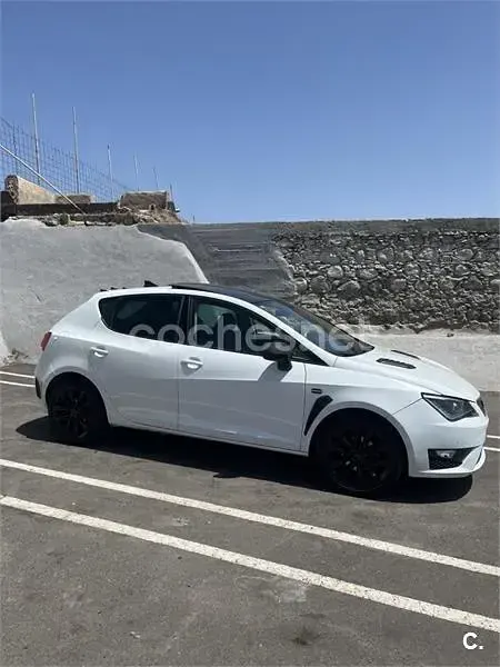 Usado Seat Ibiza Crono 90 CV (66 kW) 2016 Blanco Berlina