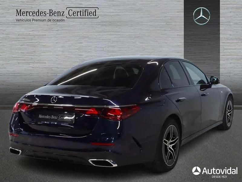 Usado Mercedes E300 313 CV (230 kW) 2025 Azul Berlina
