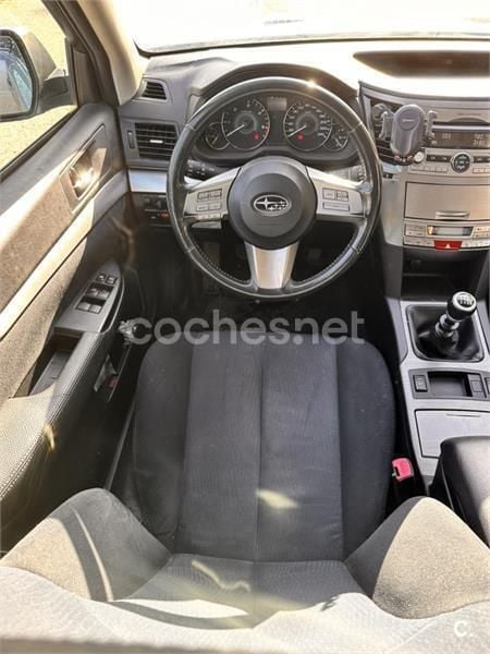 Usado Subaru Outback 150 CV (110 kW) 2010 Gris / plata SUV