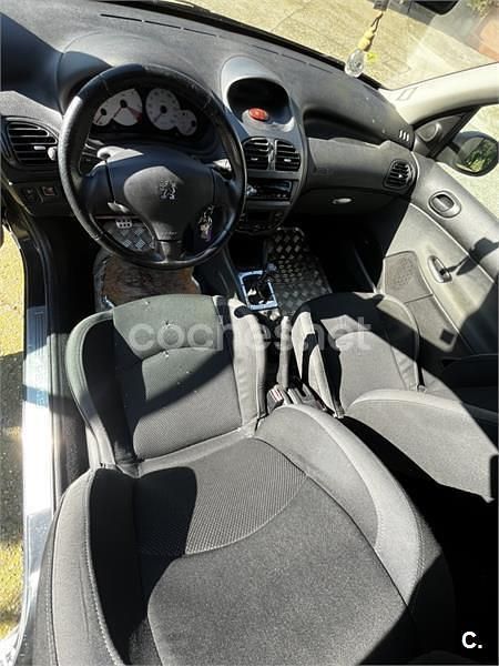 Usado Peugeot 206 70 CV (51 kW) 2005 Negro Berlina