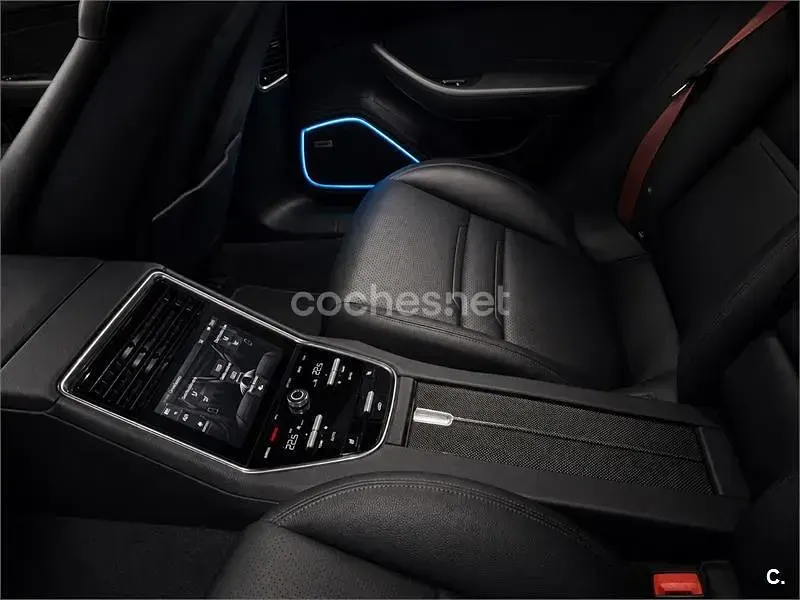 Usado Porsche Panamera 4S 560 CV (411 kW) 2021 Gris / plata Berlina