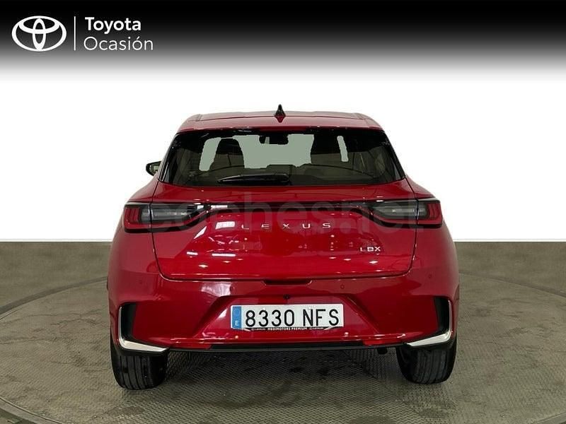 Usado Lexus LBX 136 CV (100 kW) 2025 Rojo SUV