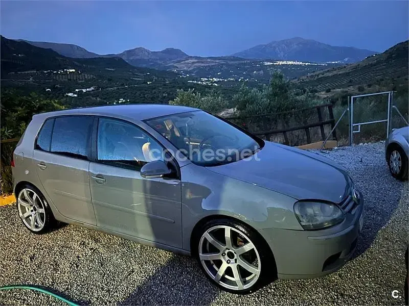 Usado VW Golf IV Sportline 140 CV (102 kW) 2004 Gris / plata Berlina
