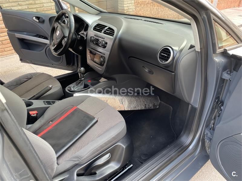 Gris / plata Usado 2009 Seat Leon Ecomotive Berlina | 6000 € (Precio justo) - Imagen 1/4