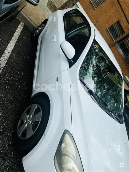 Blanco Usado 2011 Kia Ceed Berlina | 3700 € (Buen precio) - Imagen 1/4