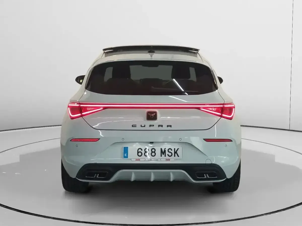 Usado Cupra Leon 150 CV (110 kW) 2024 Blanco Berlina