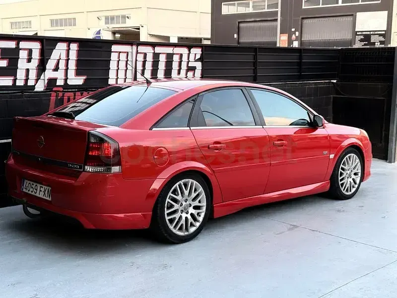 Usado Opel Vectra Sport 150 CV (110 kW) 2007 Rojo Berlina