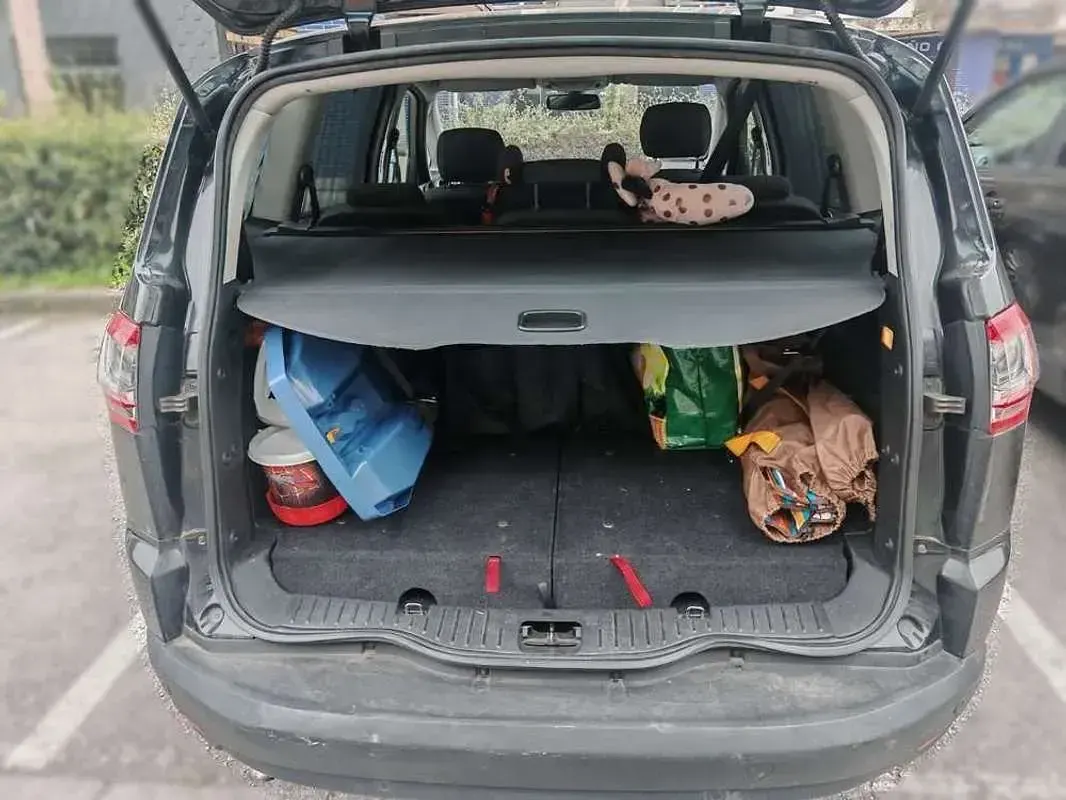 Usado Ford S-MAX Titanium 140 CV (102 kW) 2012 Negro Monovolumen