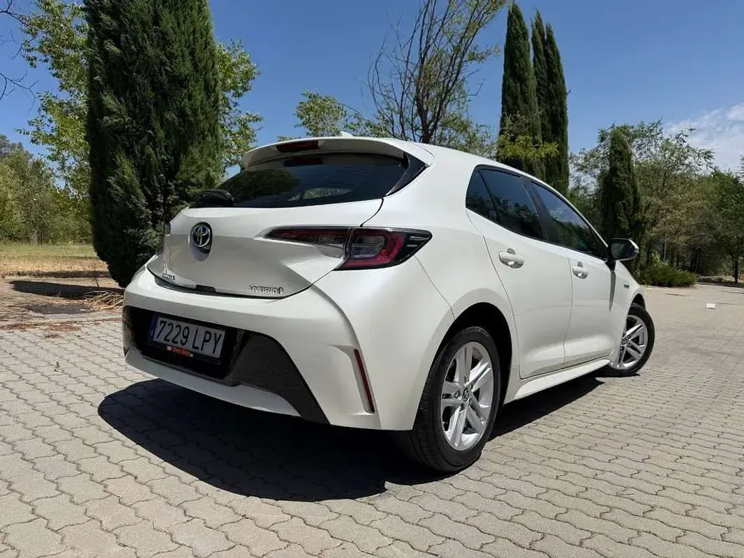Usado Toyota Corolla Business Edition 122 CV (89 kW) 2021 Blanco Utilitario