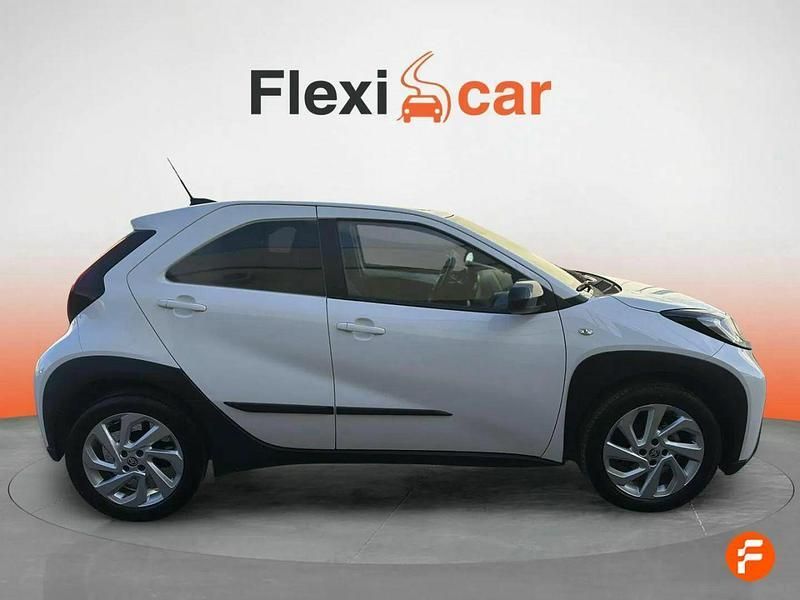 Usado Toyota Aygo 72 CV (52 kW) 2022 Blanco Utilitario