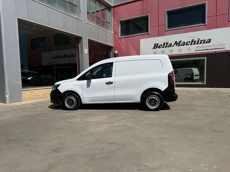Usado Renault Kangoo 95 CV (69 kW) 2022 Blanco Monovolumen