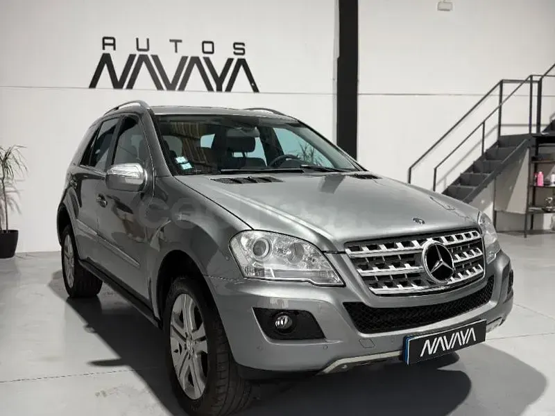 Usado Mercedes ML350 211 CV (155 kW) 2010 Gris / plata SUV