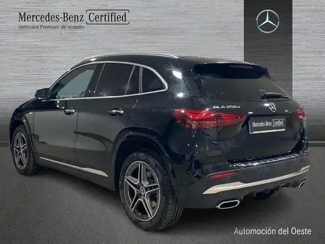 Usado Mercedes GLA250 218 CV (160 kW) 2026 Negro cosmos SUV