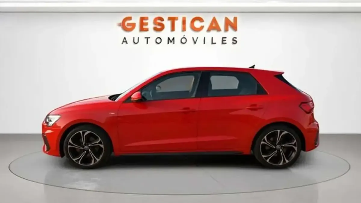 Usado Audi A3 Sportback S-Line 204 CV (150 kW) 2021 Rojo Utilitario