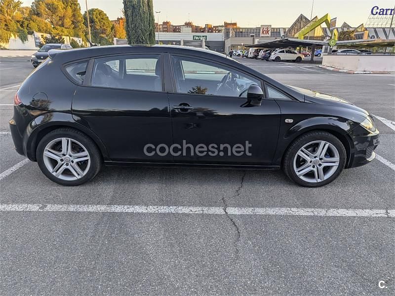 Usado Seat Leon Copa 105 CV (77 kW) 2011 Negro Berlina