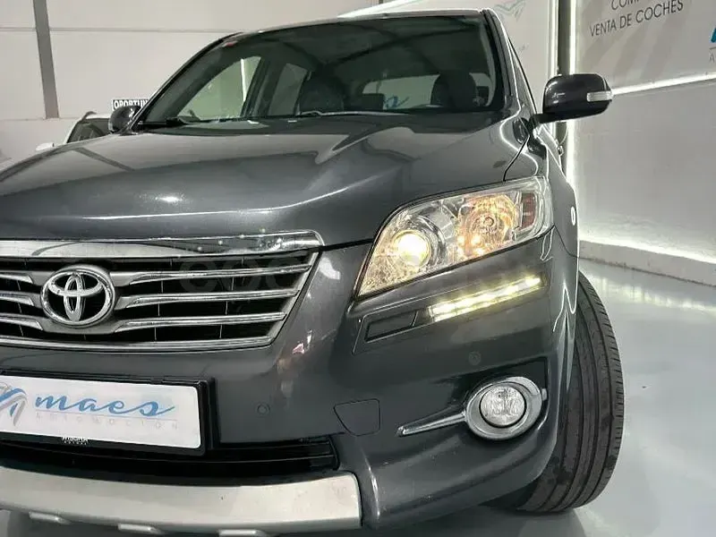 Usado Toyota RAV4 Advance 150 CV (110 kW) 2012 Gris / plata SUV