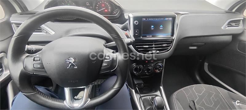 Usado Peugeot 2008 Allure 110 CV (80 kW) 2018 Blanco SUV