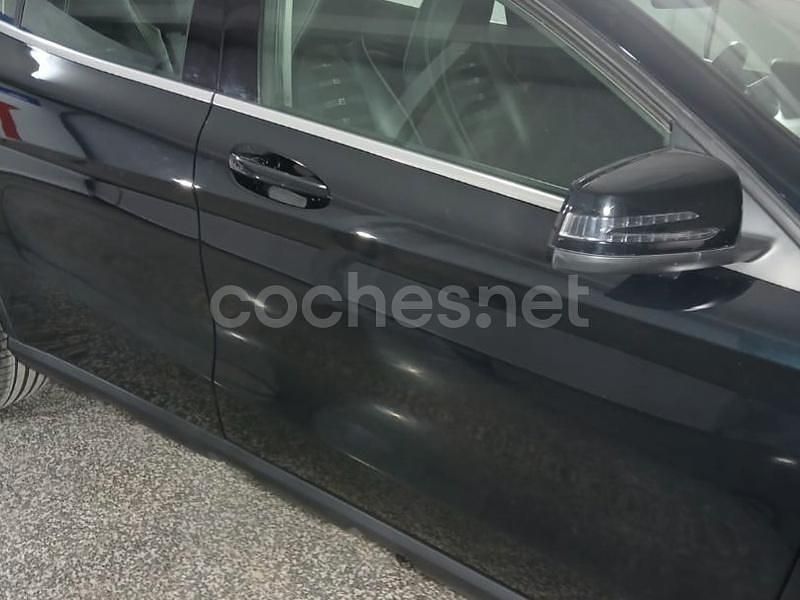 Usado Mercedes GLA200 136 CV (100 kW) 2018 Negro SUV