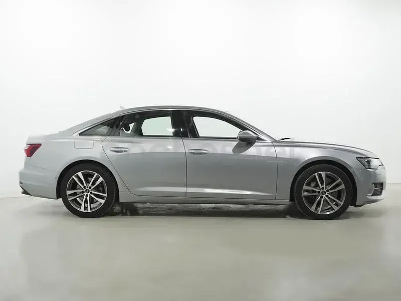 Usado Audi A6 Sport 299 CV (219 kW) 2022 Plateado Berlina