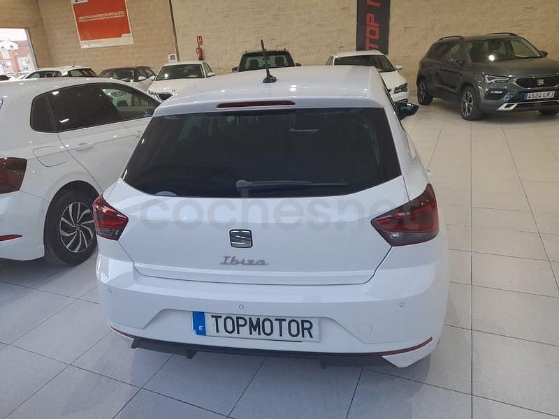 Usado Seat Ibiza Style Plus 110 CV (80 kW) 2021 Blanco Utilitario