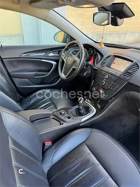 Usado Opel Insignia Cosmo 160 CV (117 kW) 2009 Gris / plata Berlina