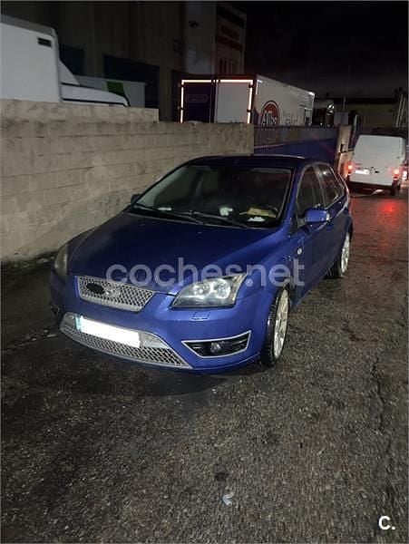 Usado Ford Focus Trend 100 CV (73 kW) 2007 Azul Berlina