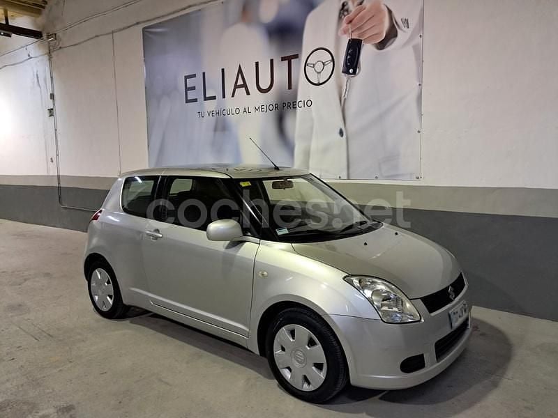 Gris / plata Usado 2007 Suzuki Swift GLX Berlina | 4490 € (Precio justo) - Imagen 1/4