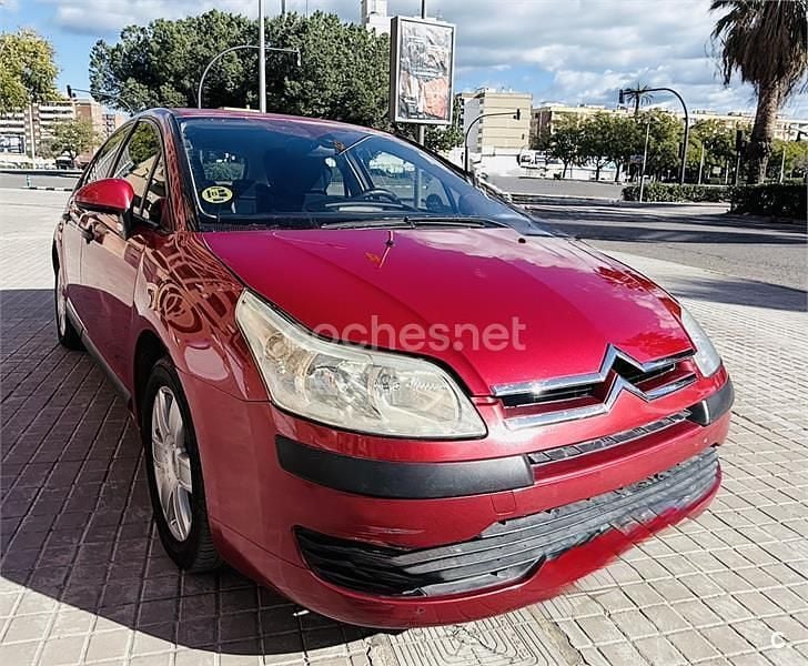 Usado Citroën C4 92 CV (67 kW) 2007 Granate Berlina