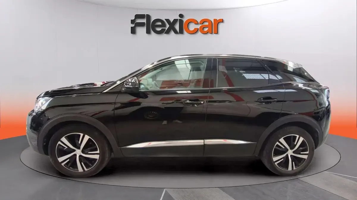 Usado Peugeot 3008 Allure 130 CV (95 kW) 2019 Gris SUV