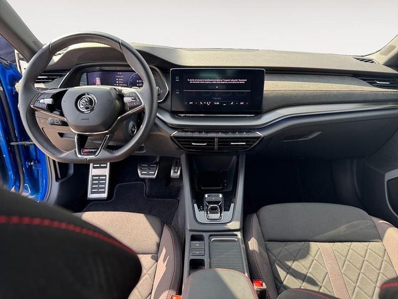 Usado Skoda Octavia RS 245 CV (180 kW) 2024 Azul Familiar