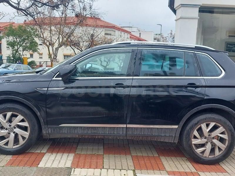Usado VW Tiguan Life 150 CV (110 kW) 2023 Negro SUV