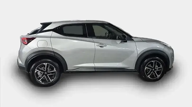 Usado Nissan Juke N-Connecta 114 CV (83 kW) 2025 Diamond silver (metalizado) monotono SUV
