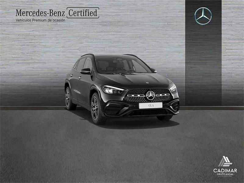 Usado Mercedes GLA200 150 CV (110 kW) 2024 Negro SUV