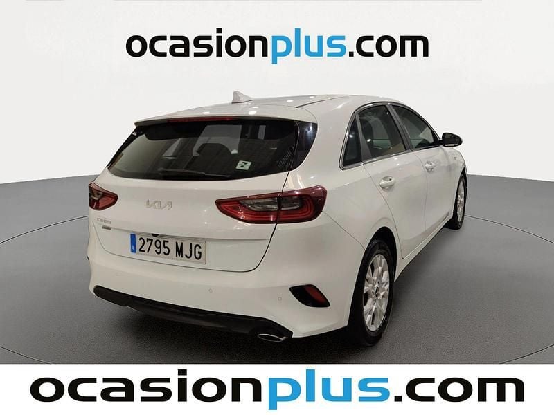 Usado Kia Ceed 136 CV (100 kW) 2023 Blanco Utilitario