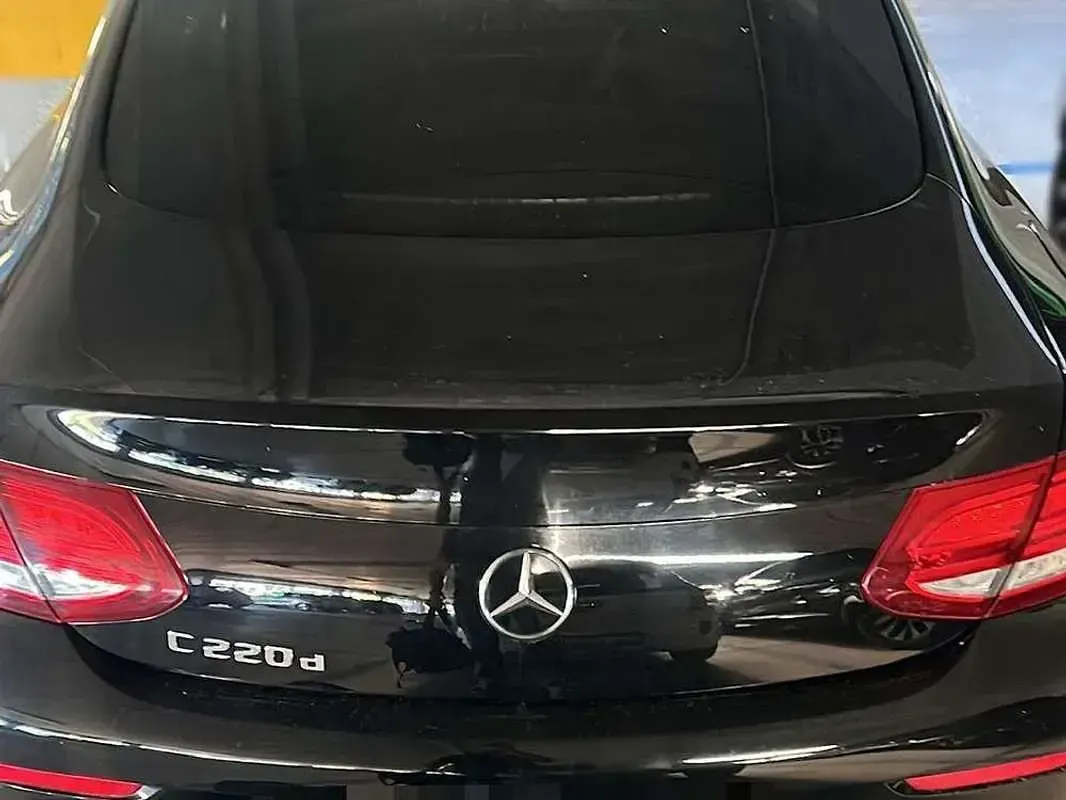 Usado Mercedes C220 170 CV (125 kW) 2017 Negro Coupe