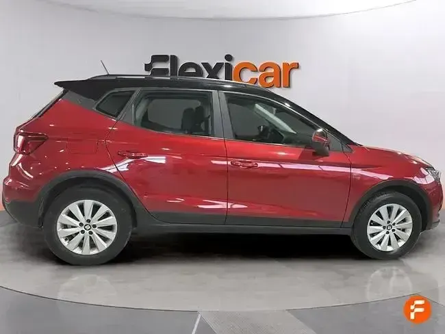 Usado Seat Arona Ecomotive 95 CV (69 kW) 2019 Rojo SUV