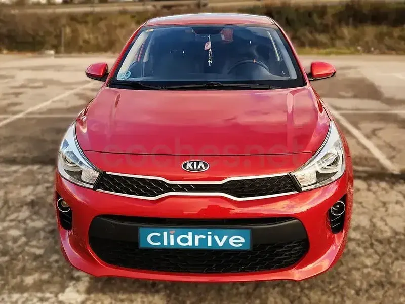 Usado Kia Rio 84 CV (61 kW) 2020 Rojo Berlina