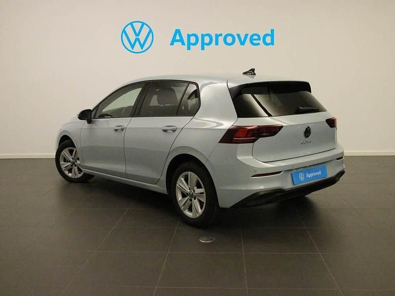 Usado VW Golf VIII Life 115 CV (84 kW) 2025 Azul Utilitario