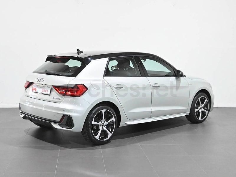Usado Audi A1 Sportback Comfort 116 CV (85 kW) 2025 Gris / plata Utilitario