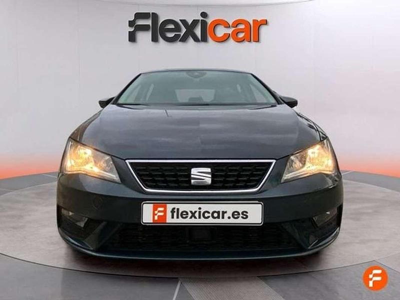 Usado Seat Leon ST Style 131 CV (96 kW) 2019 Gris Familiar