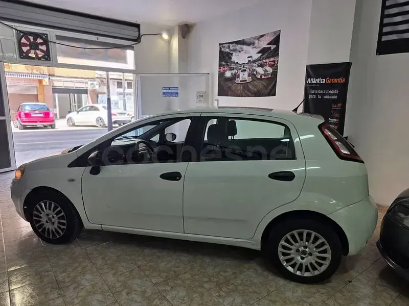 Usado Fiat Punto Easy 75 CV (55 kW) 2012 Blanco Utilitario