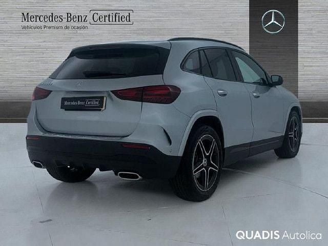 Usado Mercedes GLA200 AMG line 150 CV (110 kW) 2025 Plata hightech SUV