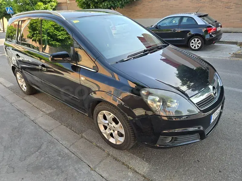 Usado Opel Zafira Cosmo 150 CV (110 kW) 2007 Negro Monovolumen