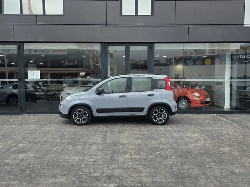 Usado Fiat Panda City Life 70 CV (51 kW) 2022 Gris / plata Utilitario
