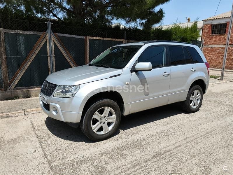 Gris / plata Usado 2006 Suzuki Grand Vitara SUV | 10.900 € (Precio justo) - Imagen 1/4