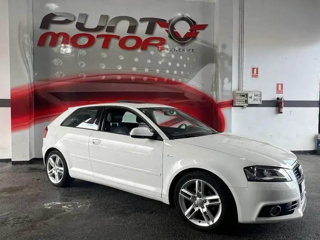 Usado Audi A3 S-Line 105 CV (77 kW) 2012 Blanco Utilitario