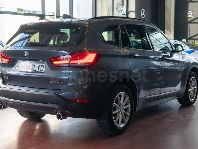 Usado BMW X1 Sport Line 150 CV (110 kW) 2022 Gris / plata SUV