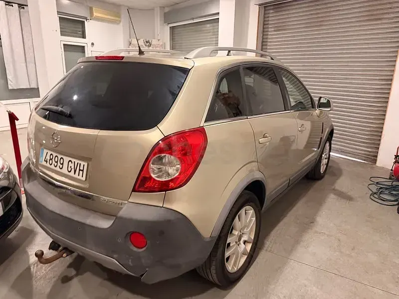Usado Opel Antara Cosmo 150 CV (110 kW) 2011 Beige SUV