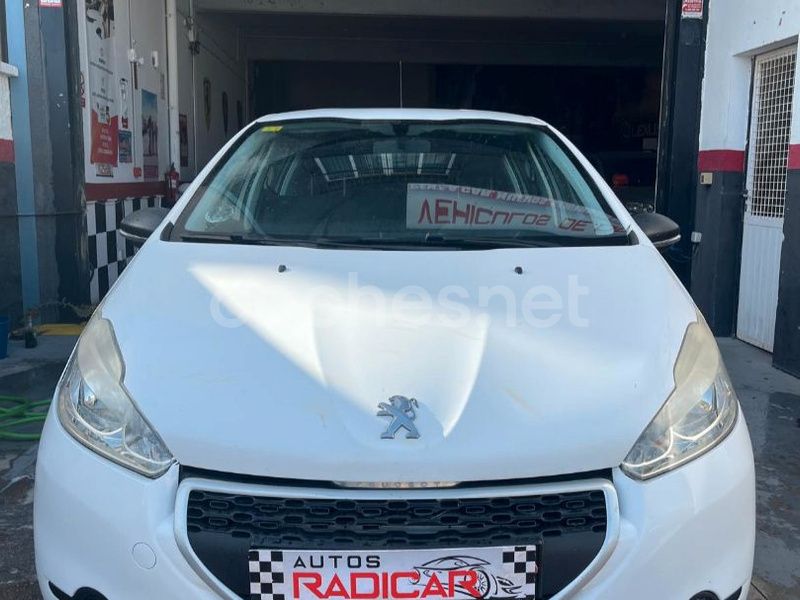 Blanco Usado 2015 Peugeot 208 Business-Line Utilitario | 7499 € (Precio justo) - Imagen 1/4